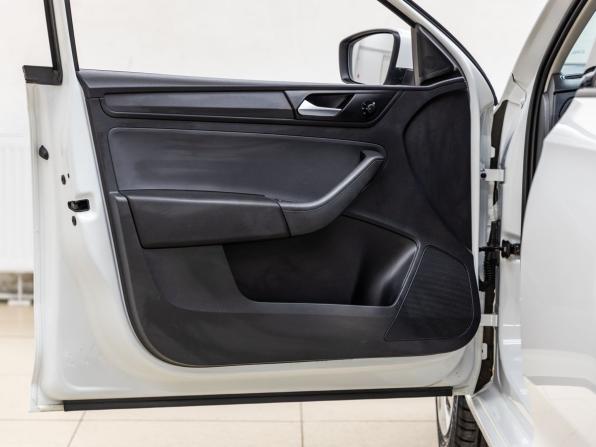 Volkswagen Polo VI с пробегом 2021 года, цена 1 598 000 рублей, 93090 км, лифтбек, Автокод Объявления