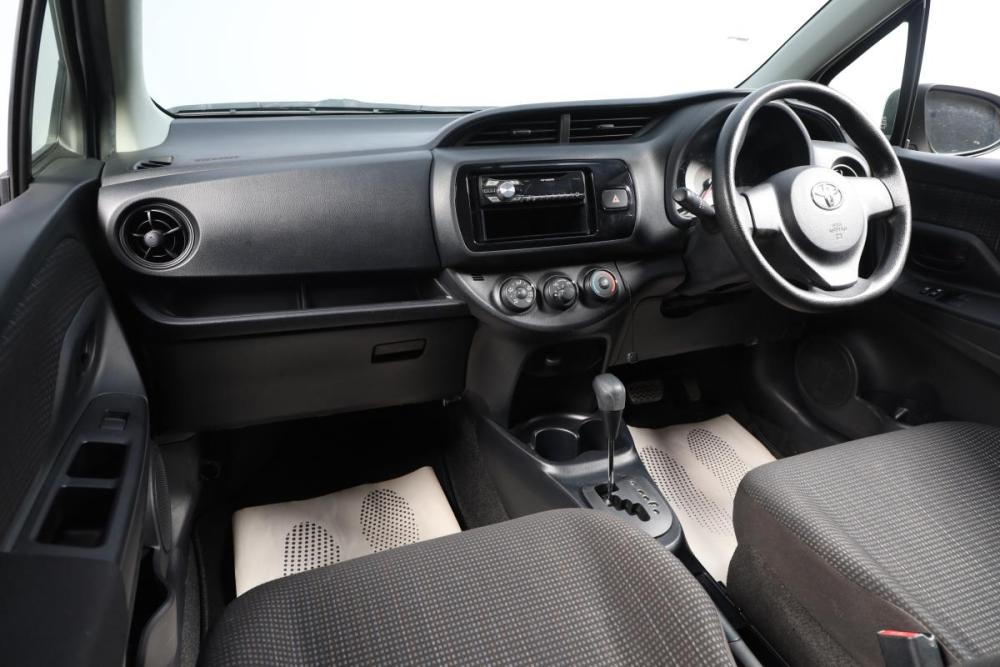 Toyota Vitz III (XP130) Рестайлинг 2 Новосибирск  - изображение 9