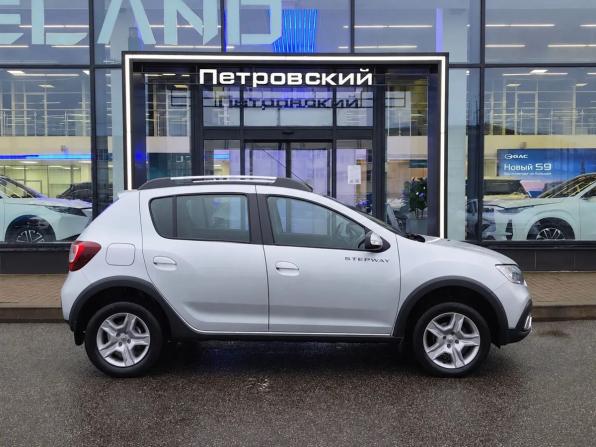 Renault Sandero II Рестайлинг с пробегом 2021 года, цена 1 325 000 рублей, 47500 км, хэтчбек, Автокод Объявления