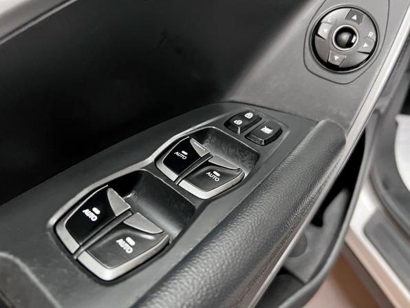 Hyundai Santa Fe III Рестайлинг с пробегом 2016 года, цена 1 995 000 рублей, 112113 км, внедорожник, Автокод Объявления