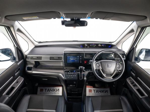 Honda Stepwgn V Рестайлинг с пробегом 2017 года, цена 2 350 000 рублей, 80863 км, минивэн, Автокод Объявления