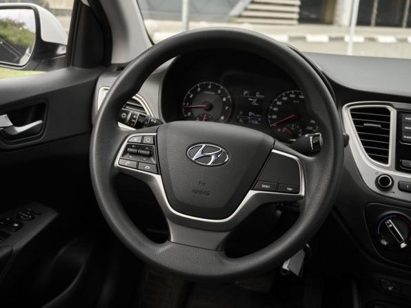 Hyundai Solaris II Рестайлинг с пробегом 2021 года, цена 1 574 000 рублей, 57931 км, седан, Автокод Объявления