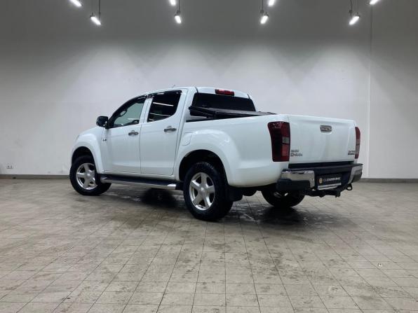 Isuzu D-Max II с пробегом 2018 года, цена 2 299 000 рублей, 105000 км, пикап, Автокод Объявления