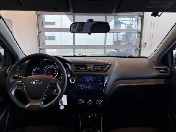 Kia Rio III Рестайлинг с пробегом 2017 года, цена 1 145 000 рублей, 102642 км, седан, Автокод Объявления