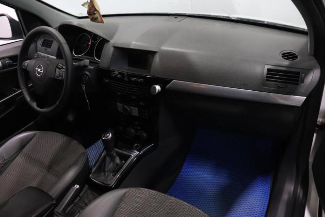 Opel Astra H Рестайлинг с пробегом 2013 года, цена 559 000 рублей, 214083 км, седан, Автокод Объявления