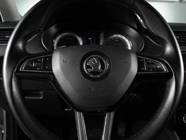Skoda Octavia III (A7) Рестайлинг с пробегом 2017 года, цена 1 525 000 рублей, 255986 км, лифтбек, Автокод Объявления