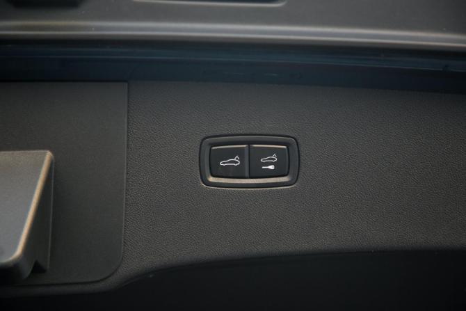 Porsche Cayenne III Рестайлинг с пробегом 2023 года, цена 17 495 000 рублей, 10172 км, внедорожник, Автокод Объявления