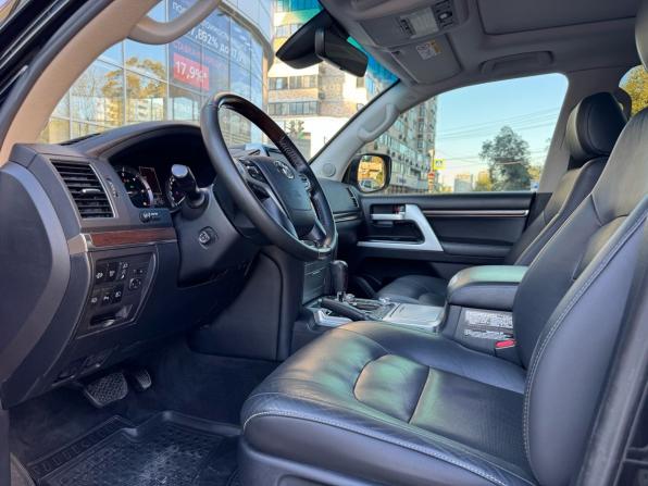 Toyota Land Cruiser 200 Series Рестайлинг 2 с пробегом 2018 года, цена 7 999 000 рублей, 83455 км, внедорожник, Автокод Объявления