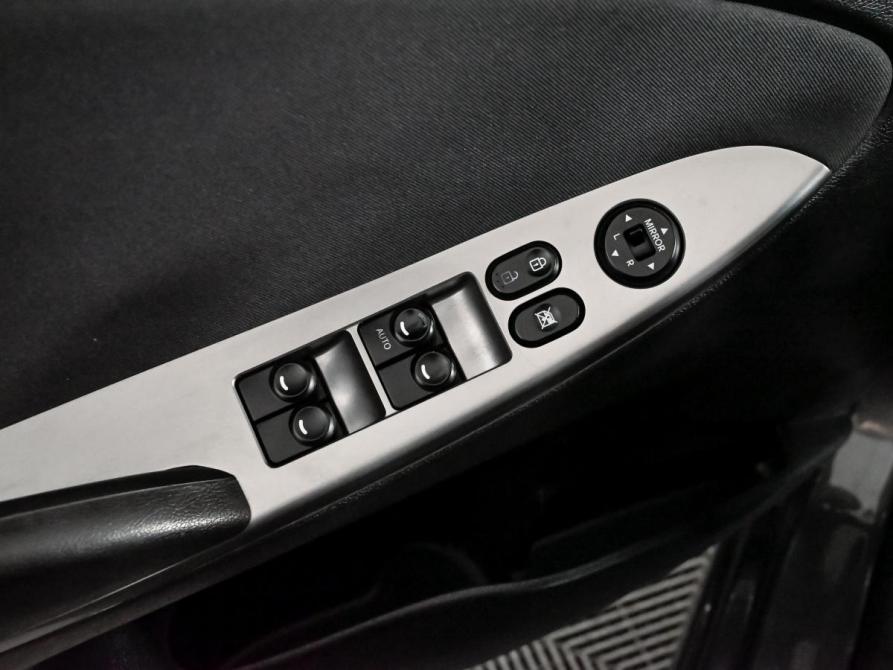 Hyundai Solaris I Рестайлинг Екатеринбург  - изображение 13