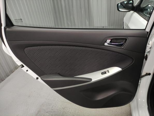 Hyundai Solaris I с пробегом 2014 года, цена 1 039 000 рублей, 163868 км, седан, Автокод Объявления