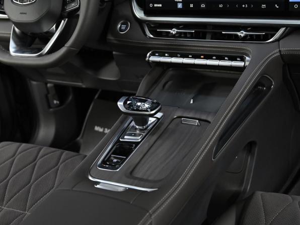 Geely Monjaro I Рестайлинг 2 с пробегом 2026 года, цена 3 999 000 рублей, 13 км, внедорожник, Автокод Объявления