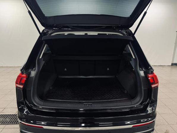 Volkswagen Tiguan II Рестайлинг с пробегом 2022 года, цена 3 150 000 рублей, 54805 км, внедорожник, Автокод Объявления