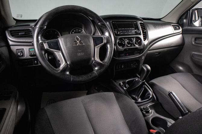 Mitsubishi L200 V с пробегом 2017 года, цена 2 589 000 рублей, 307390 км, offers.body_type.unknown, Автокод Объявления