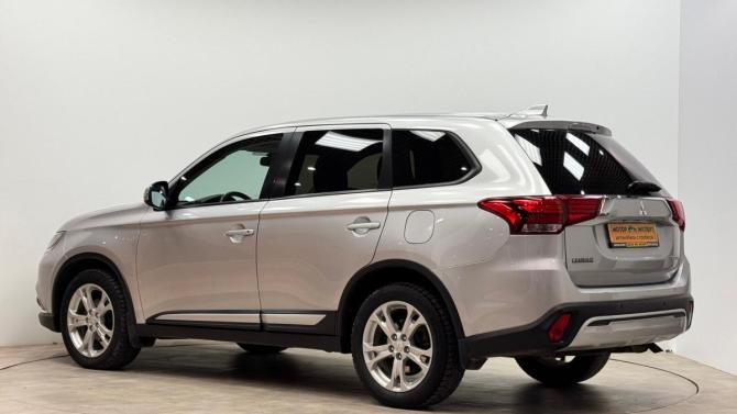 Mitsubishi Outlander III Рестайлинг 2 с пробегом 2017 года, цена 1 750 000 рублей, 190773 км, внедорожник, Автокод Объявления