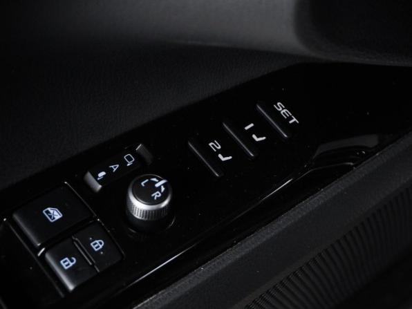 Toyota Camry VIII (XV70) Рестайлинг с пробегом 2023 года, цена 3 490 000 рублей, 40267 км, седан, Автокод Объявления