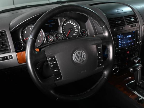 Volkswagen Touareg I Рестайлинг с пробегом 2008 года, цена 1 189 000 рублей, 280361 км, внедорожник, Автокод Объявления