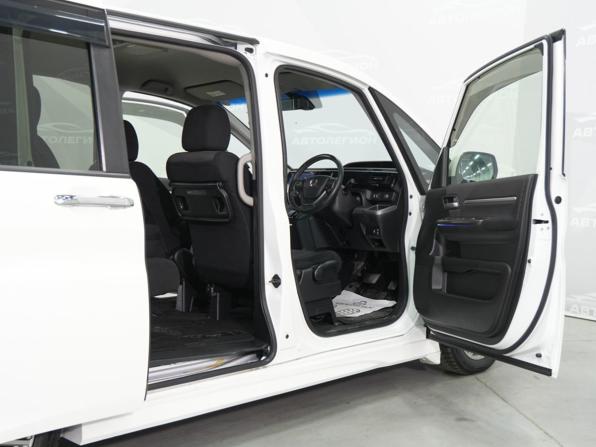 Honda Stepwgn V с пробегом 2015 года, цена 1 890 000 рублей, 92900 км, минивэн, Автокод Объявления