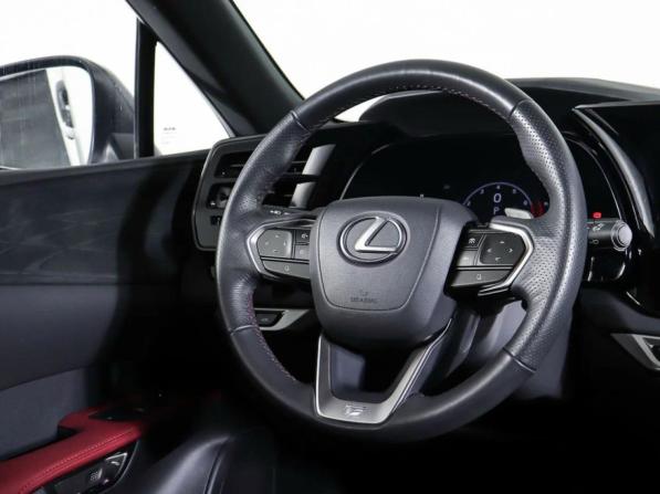 Lexus RX V с пробегом 2022 года, цена 7 400 000 рублей, 34551 км, внедорожник, Автокод Объявления