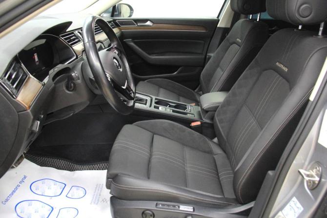 Volkswagen Passat B8 с пробегом 2018 года, цена 2 340 000 рублей, 221068 км, универсал, Автокод Объявления