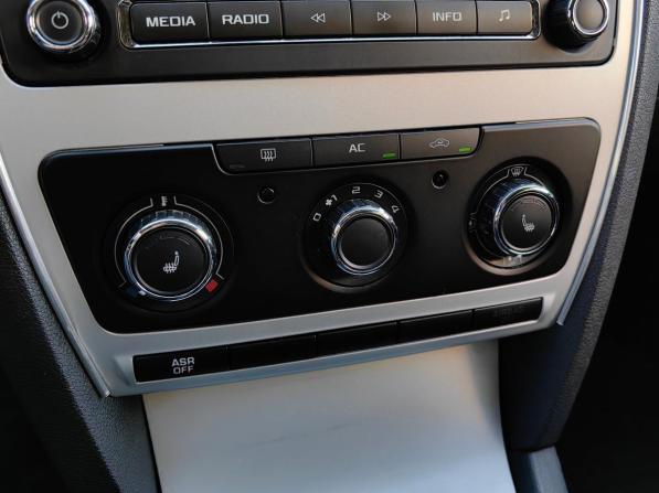 Skoda Octavia II (A5) Рестайлинг с пробегом 2011 года, цена 555 000 рублей, 210182 км, лифтбек, Автокод Объявления