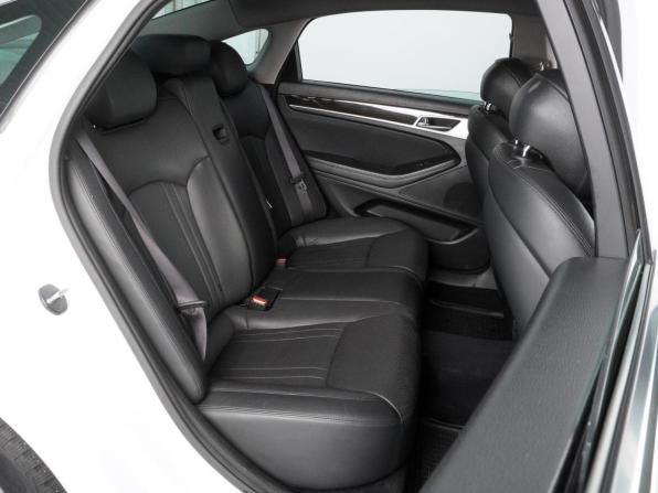 Hyundai Genesis II с пробегом 2014 года, цена 2 075 000 рублей, 225974 км, седан, Автокод Объявления