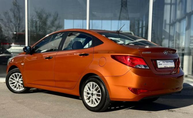 Hyundai Solaris I Рестайлинг с пробегом 2015 года, цена 1 070 000 рублей, 112000 км, седан, Автокод Объявления
