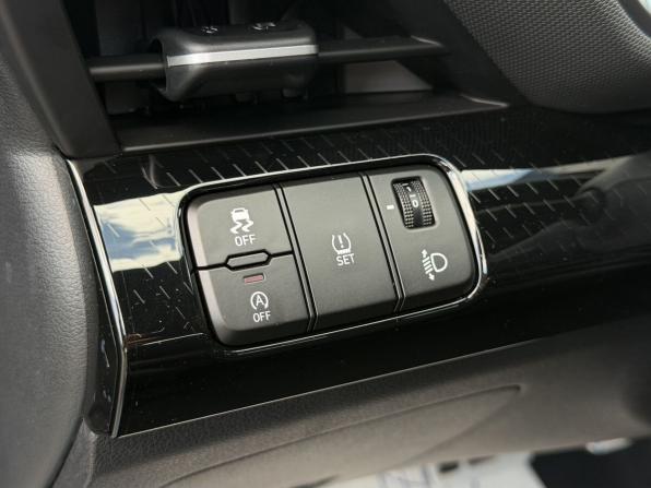 Hyundai Lafesta I Рестайлинг с пробегом 2025 года, цена 3 050 000 рублей, 119 км, седан, Автокод Объявления