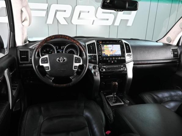 Toyota Land Cruiser 200 Series Рестайлинг 1 с пробегом 2013 года, цена 3 779 000 рублей, 275981 км, внедорожник, Автокод Объявления