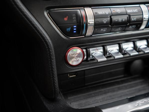 Ford Mustang VI Рестайлинг с пробегом 2020 года, цена 3 599 000 рублей, 59718 км, кабриолет, Автокод Объявления