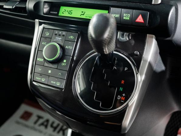 Toyota Wish II Рестайлинг с пробегом 2012 года, цена 1 215 000 рублей, 202447 км, минивэн, Автокод Объявления