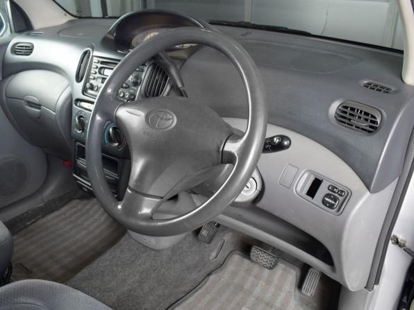 Toyota FunCargo с пробегом 2001 года, цена 383 999 рублей, 421552 км, компактвэн, Автокод Объявления