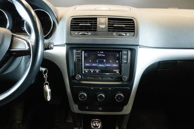 Skoda Yeti I Рестайлинг с пробегом 2015 года, цена 1 319 000 рублей, 179853 км, внедорожник, Автокод Объявления
