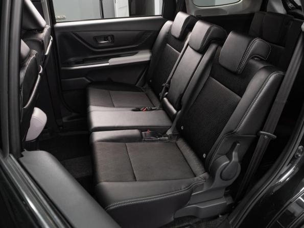 Toyota Veloz с пробегом 2023 года, цена 4 200 000 рублей, 74 км, минивэн, Автокод Объявления