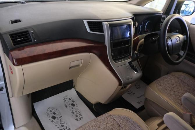 Toyota Alphard I с пробегом 2009 года, цена 2 399 000 рублей, 226000 км, минивэн, Автокод Объявления