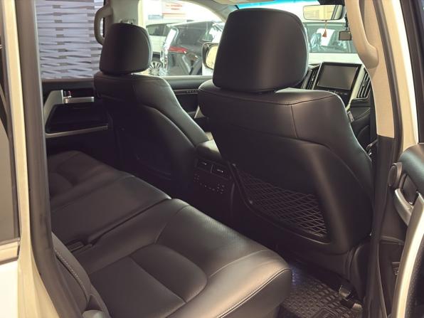 Toyota Land Cruiser 200 Series Рестайлинг 2 с пробегом 2018 года, цена 6 780 000 рублей, 219281 км, внедорожник, Автокод Объявления