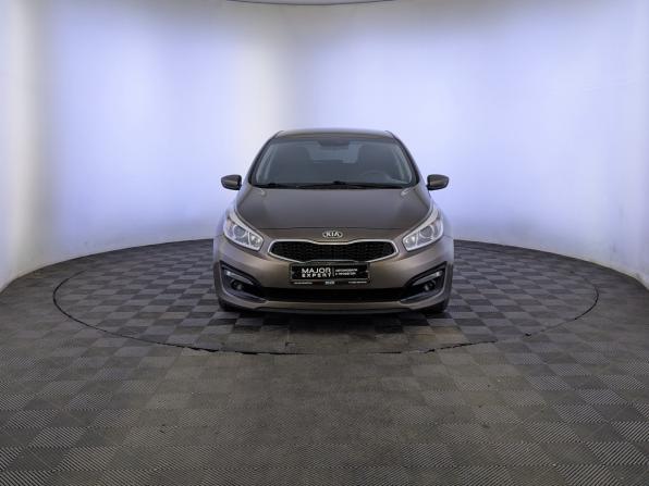 Kia Ceed II Рестайлинг с пробегом 2017 года, цена 1 210 000 рублей, 177682 км, хэтчбек, Автокод Объявления