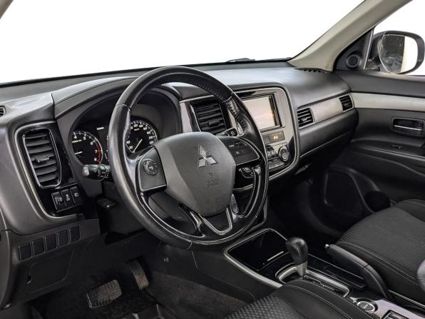 Mitsubishi Outlander III Рестайлинг 2 с пробегом 2017 года, цена 1 750 000 рублей, 155000 км, внедорожник, Автокод Объявления