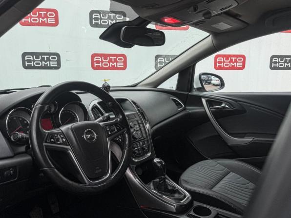 Opel Astra J Рестайлинг с пробегом 2012 года, цена 429 990 рублей, 199233 км, седан, Автокод Объявления