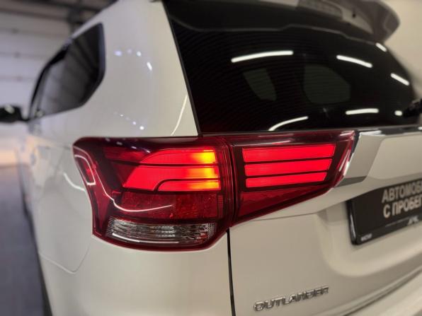 Mitsubishi Outlander III Рестайлинг 3 с пробегом 2021 года, цена 2 499 000 рублей, 46125 км, внедорожник, Автокод Объявления