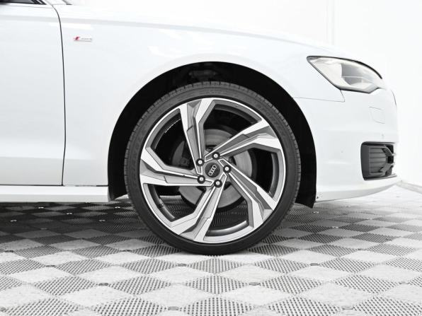 Audi A6 IV (C7) Рестайлинг с пробегом 2015 года, цена 1 129 000 рублей, 118748 км, седан, Автокод Объявления