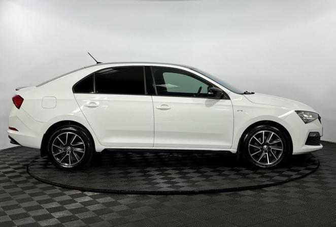 Skoda Rapid II с пробегом 2021 года, цена 1 701 000 рублей, 130580 км, лифтбек, Автокод Объявления