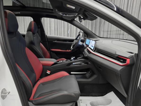 Geely Coolray I Рестайлинг с пробегом 2024 года, цена 2 400 000 рублей, 2800 км, внедорожник, Автокод Объявления