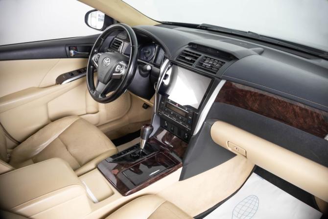 Toyota Camry VII (XV50) Рестайлинг с пробегом 2015 года, цена 1 949 000 рублей, 236835 км, седан, Автокод Объявления