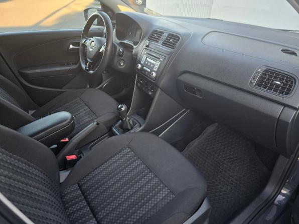 Volkswagen Polo V Рестайлинг с пробегом 2015 года, цена 999 000 рублей, 140000 км, седан, Автокод Объявления