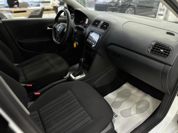 Volkswagen Polo V Рестайлинг с пробегом 2019 года, цена 1 390 000 рублей, 87974 км, седан, Автокод Объявления