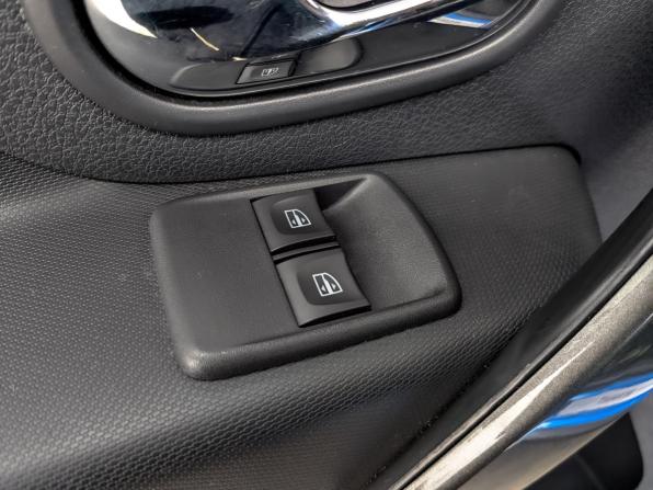 Renault Sandero II Рестайлинг с пробегом 2021 года, цена 1 355 000 рублей, 64692 км, хэтчбек, Автокод Объявления