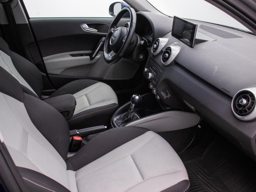 Audi A1 I (8X) Москва  - изображение 9