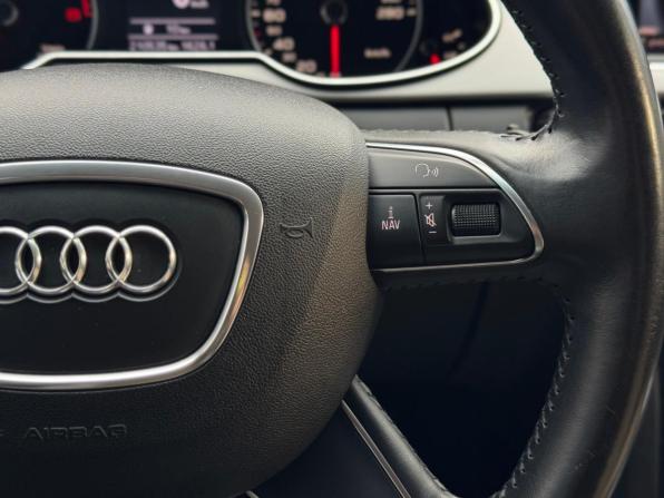 Audi A4 IV (B8) Рестайлинг с пробегом 2012 года, цена 1 215 000 рублей, 210458 км, седан, Автокод Объявления