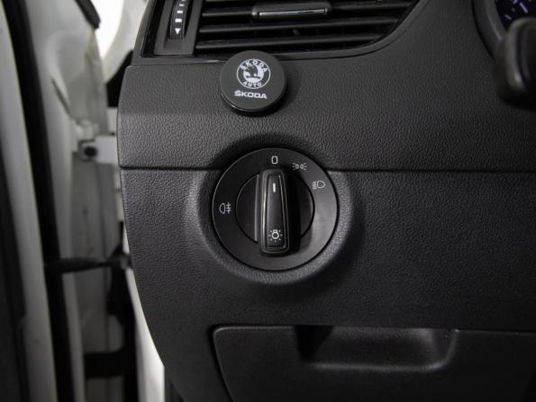 Skoda Octavia III (A7) Рестайлинг с пробегом 2017 года, цена 1 099 000 рублей, 305000 км, лифтбек, Автокод Объявления