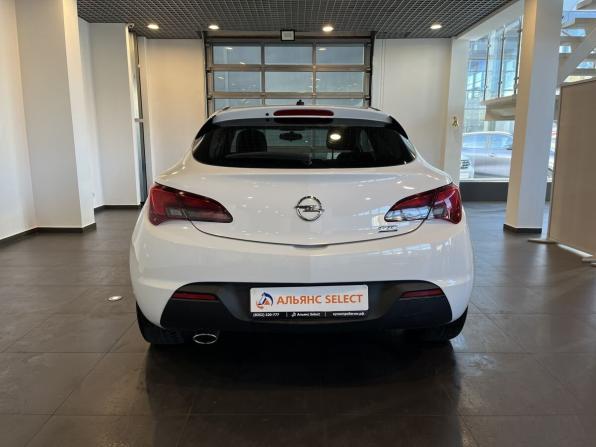 Opel Astra J Рестайлинг с пробегом 2013 года, цена 635 000 рублей, 217706 км, хэтчбек, Автокод Объявления
